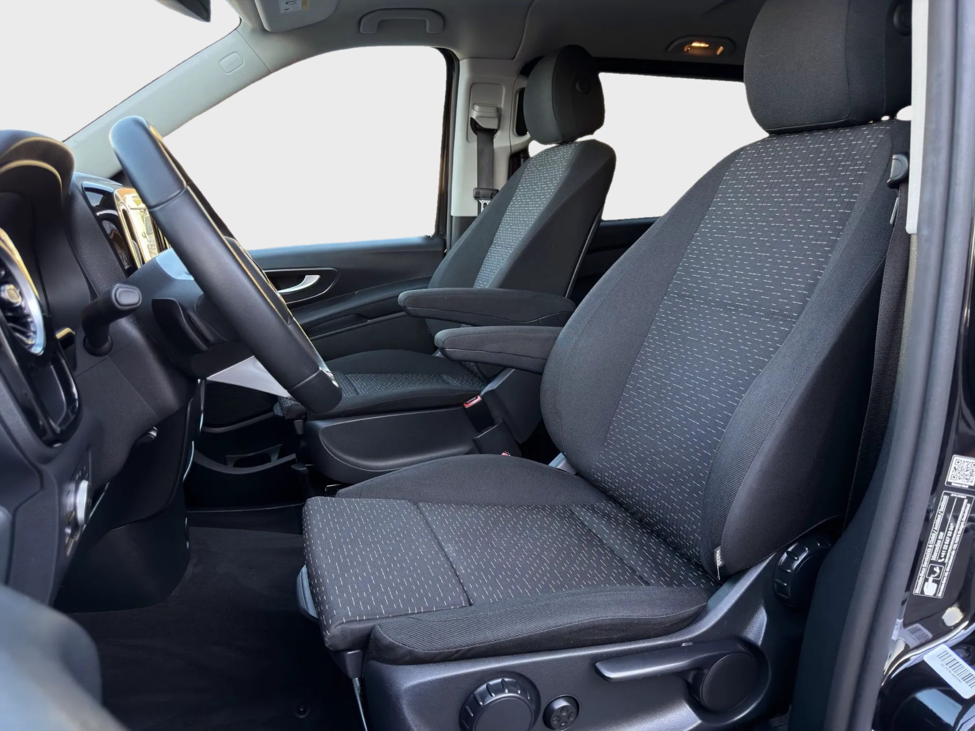 MERCEDES-BENZ Vito 116 CDI Base Tourer 4Matic 9G-Tronic-image-19