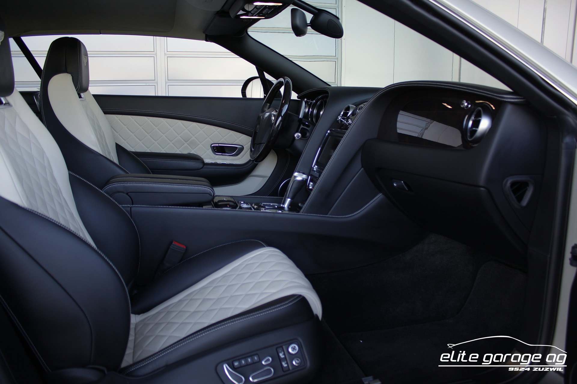 BENTLEY Continental GTC 4.0 V8 S MULLINER-image-15