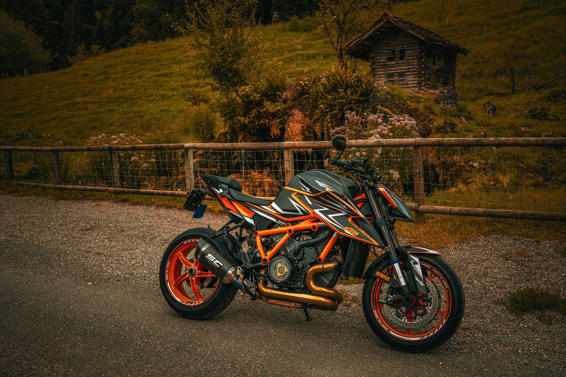 KTM 1290 Super Duke R EVO-image-1