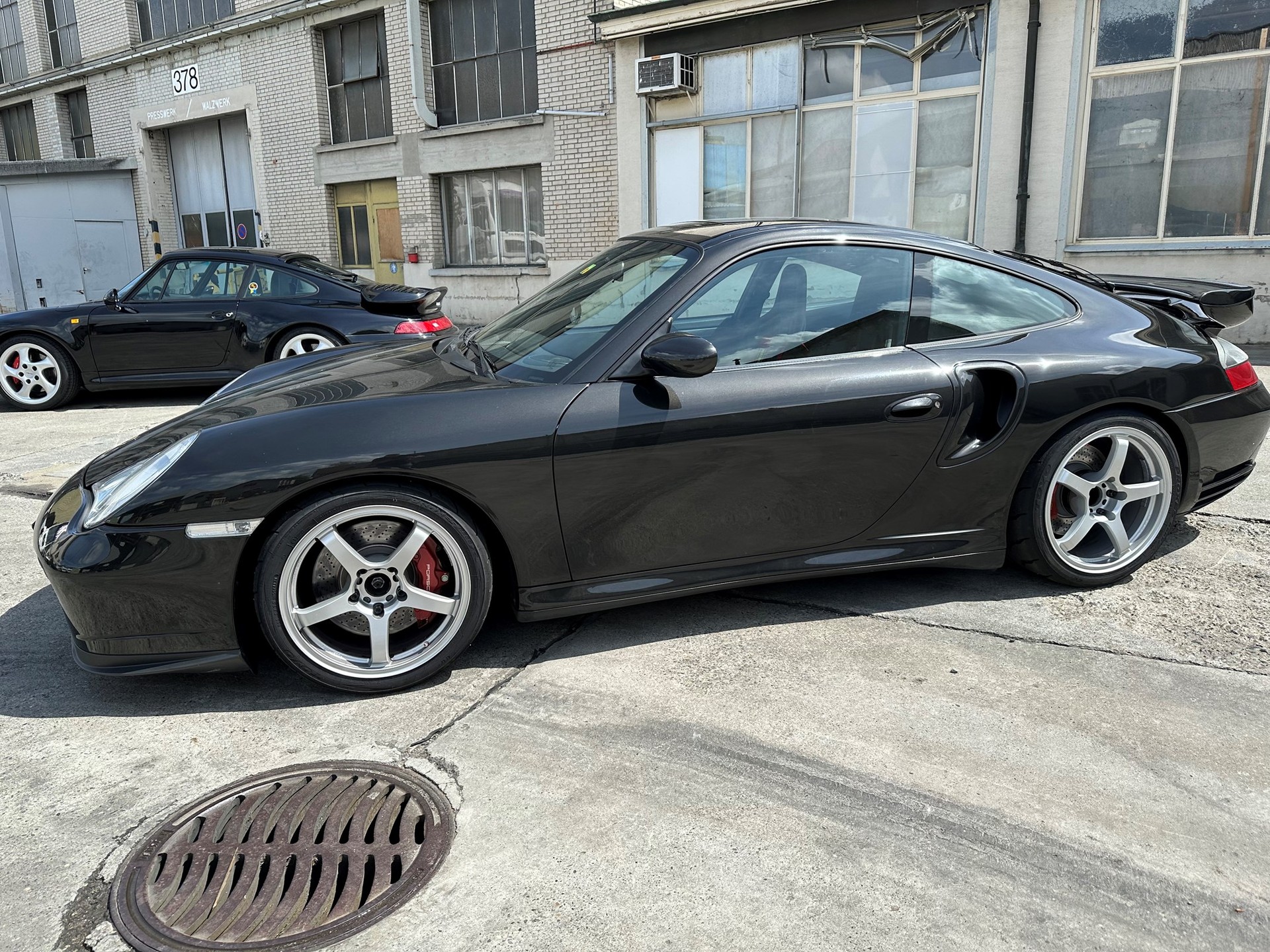 PORSCHE 911 Turbo-image-2