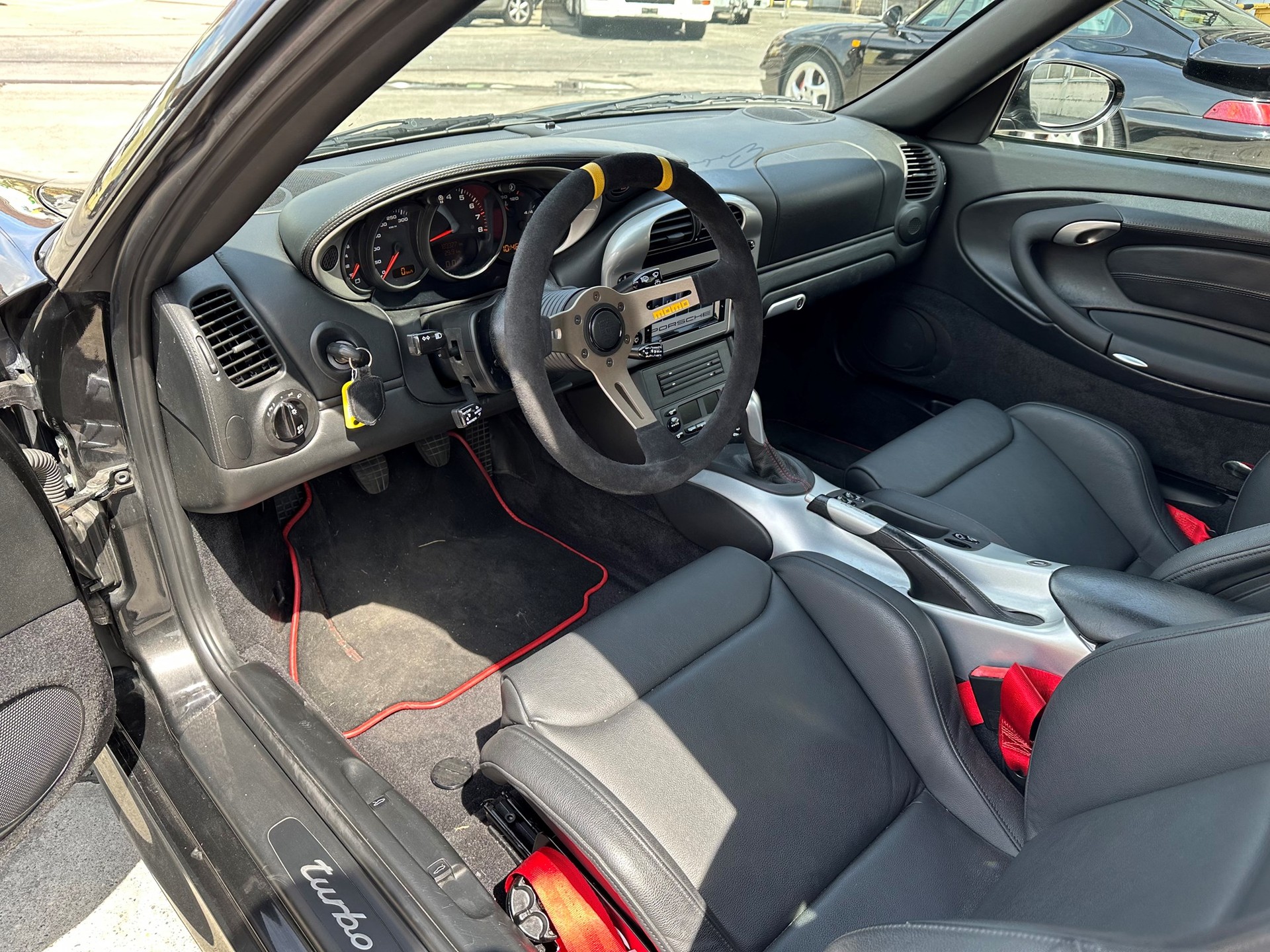 PORSCHE 911 Turbo-image-11