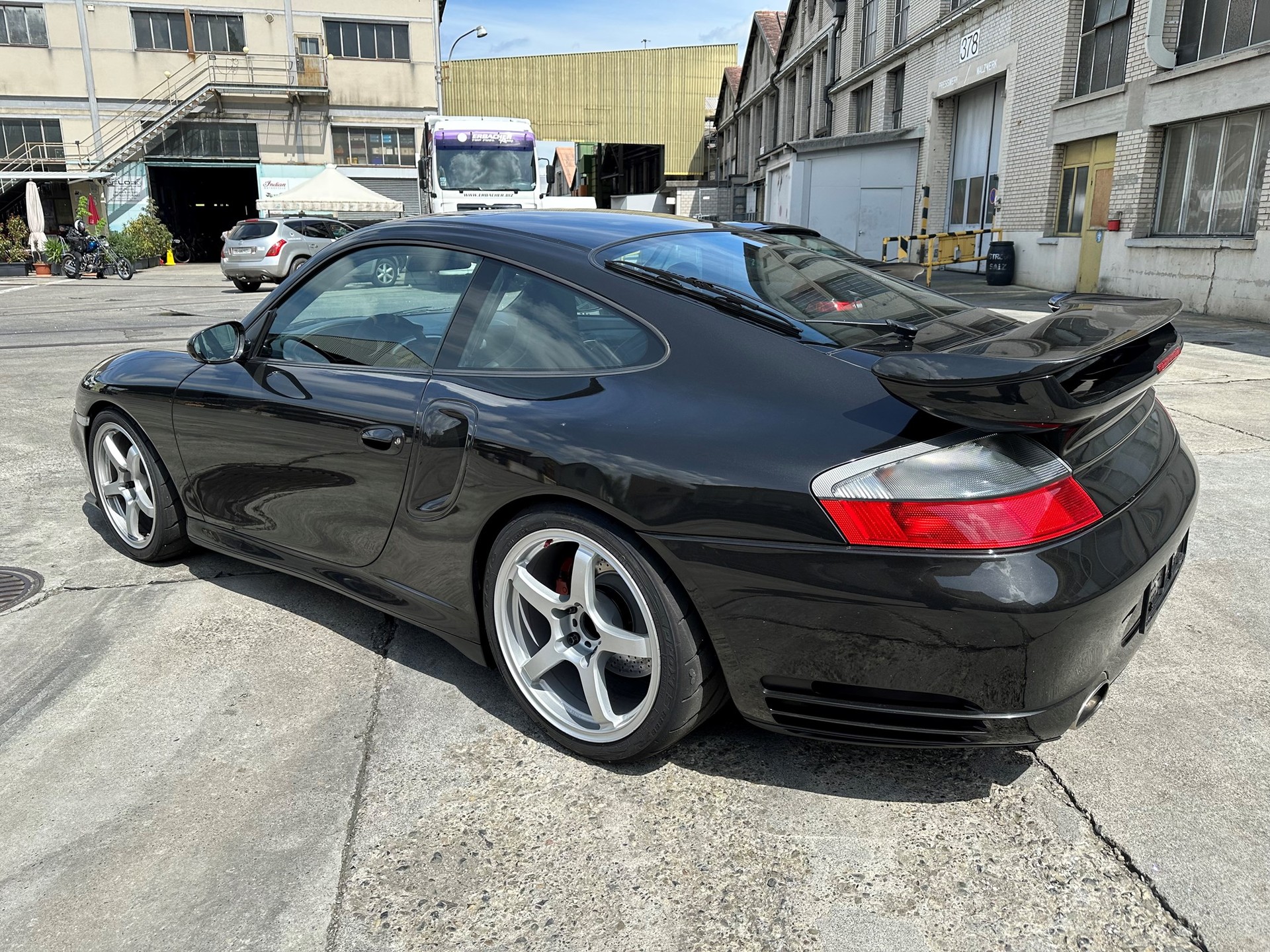 PORSCHE 911 Turbo-image-14