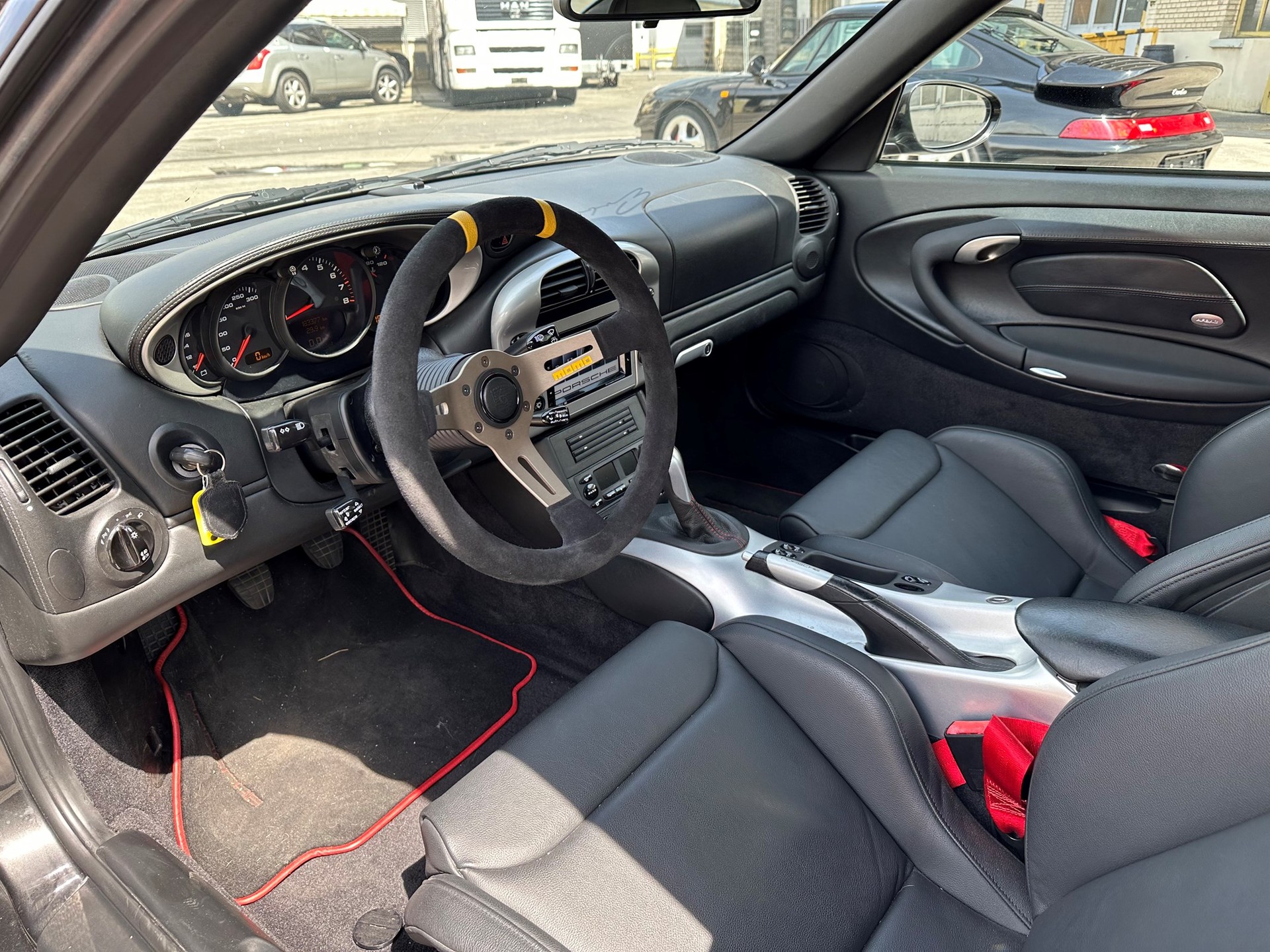 PORSCHE 911 Turbo-image-7