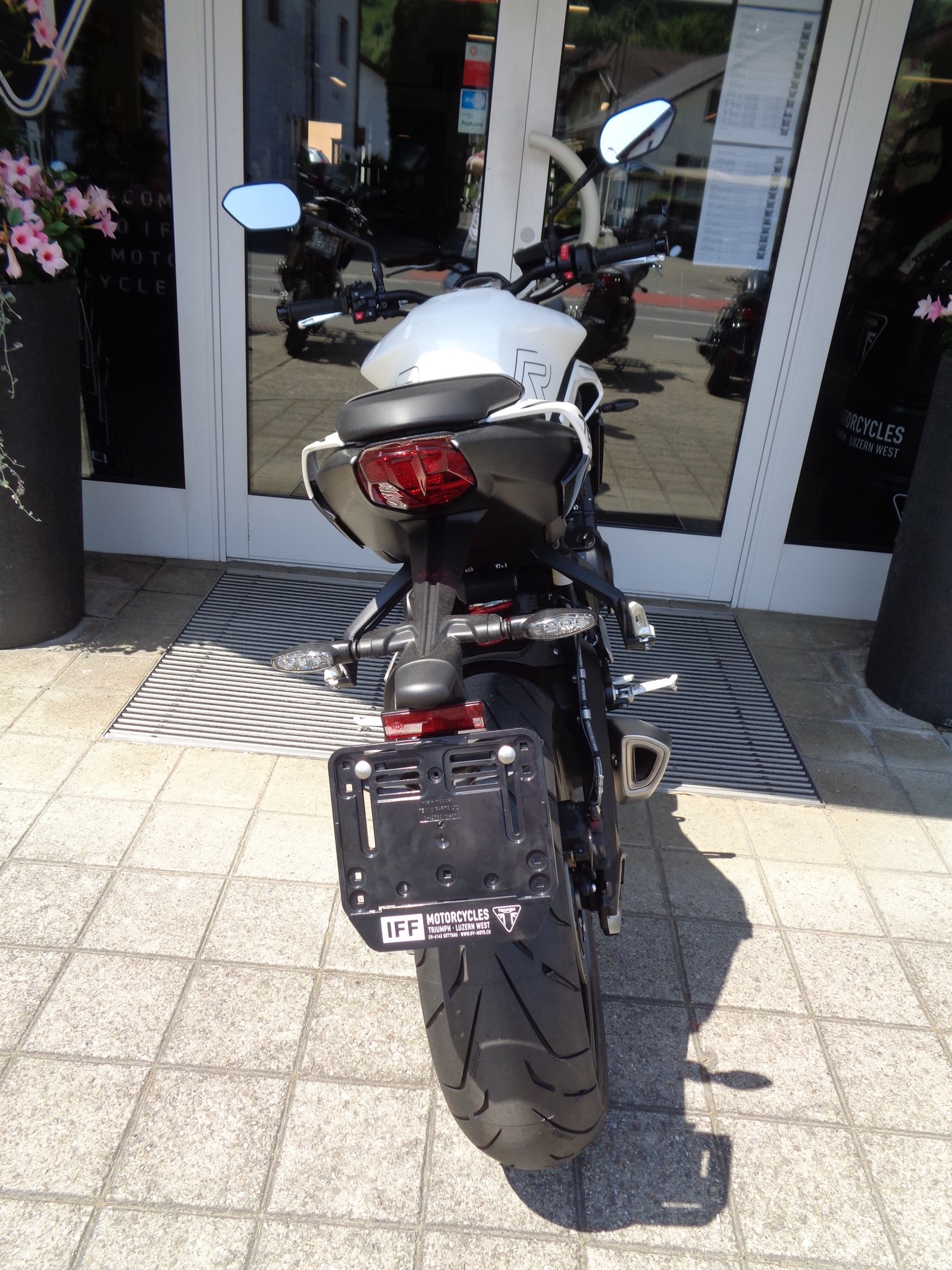 TRIUMPH Street Triple 765 R-image-8