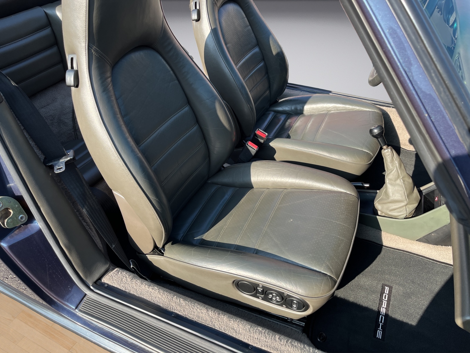 PORSCHE 911 Cabrio G-Modell-image-9