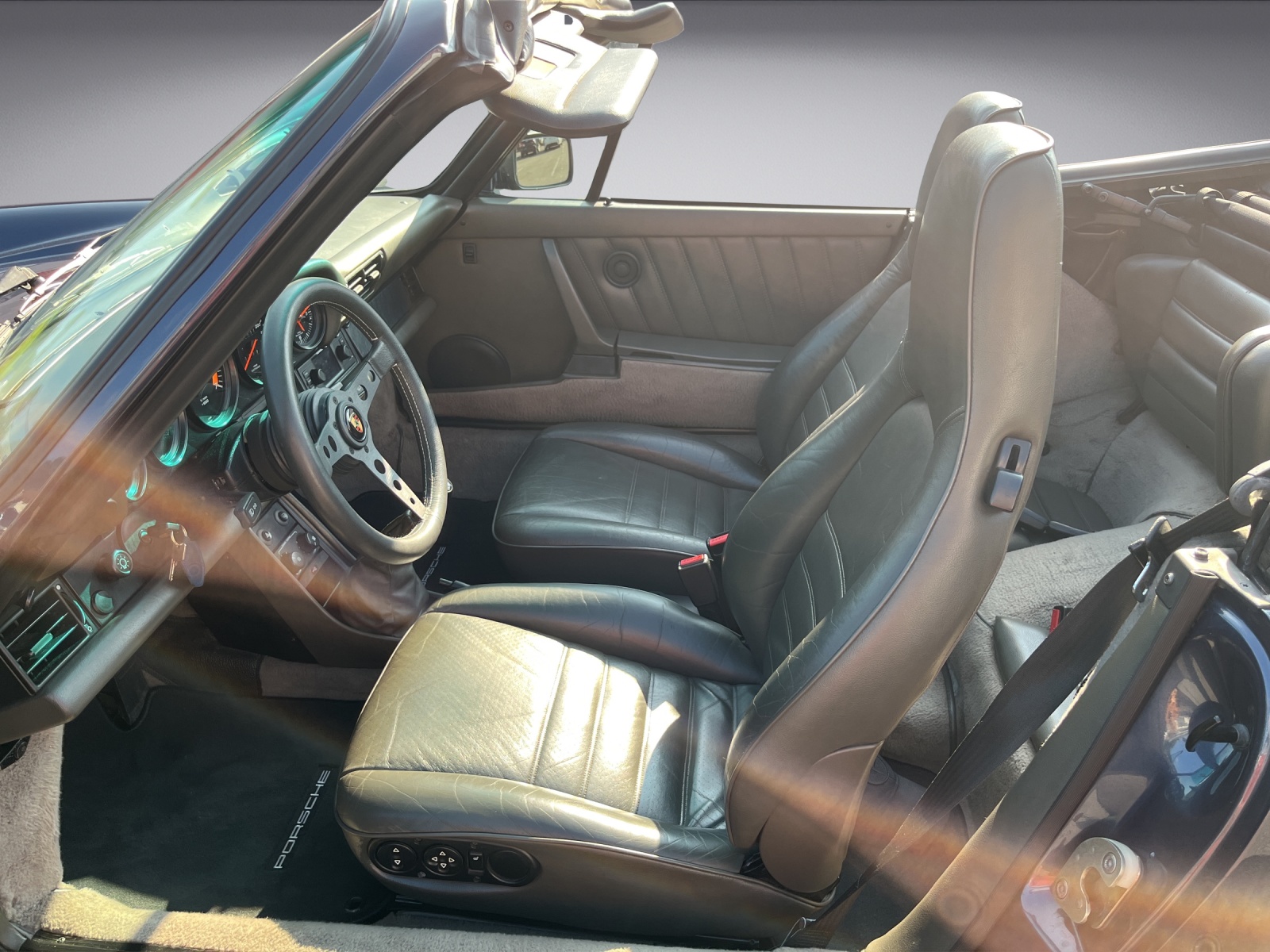 PORSCHE 911 Cabrio G-Modell-image-8