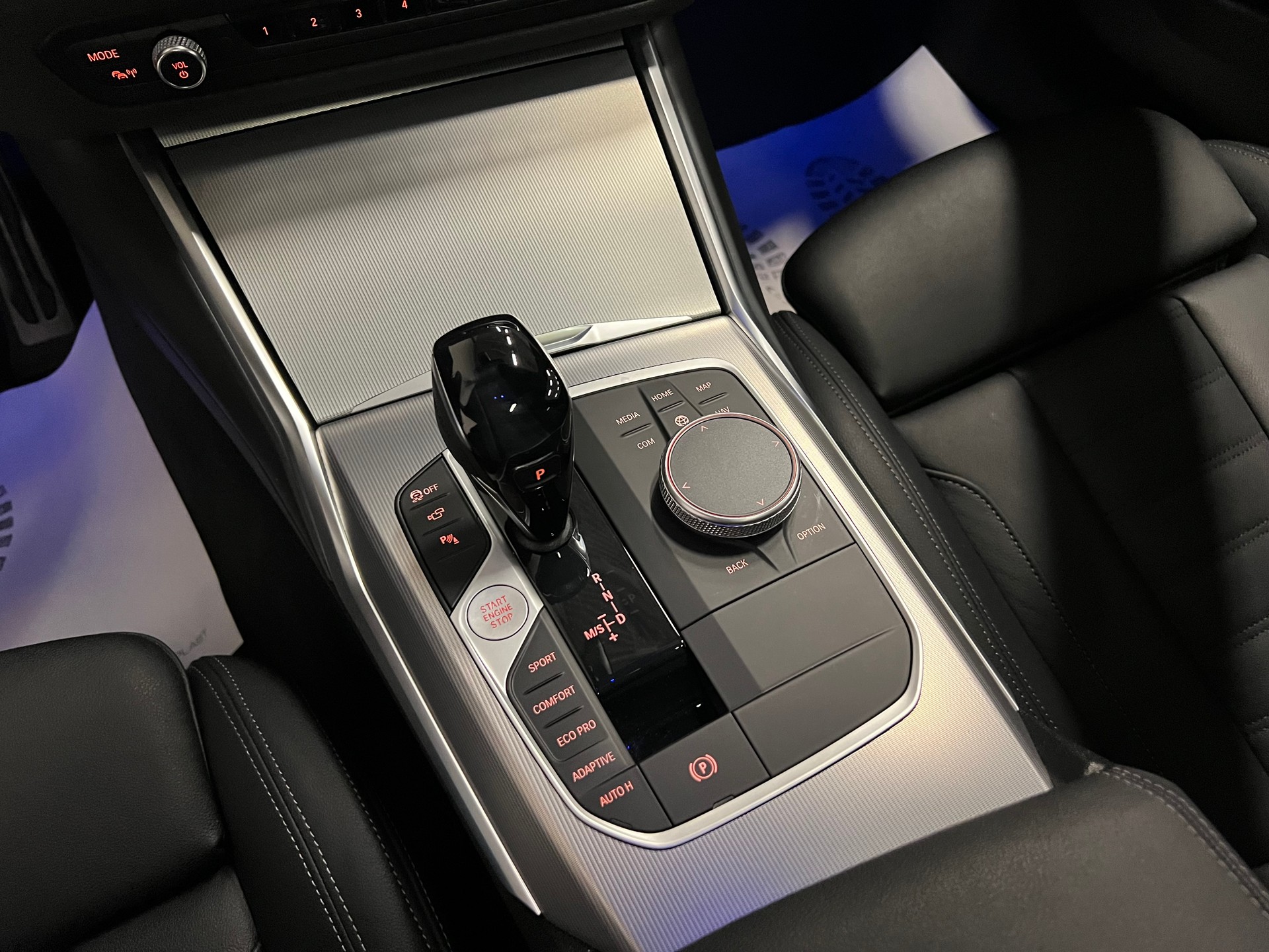 BMW M340d xDrive 48V Touring Steptronic Sport-image-27