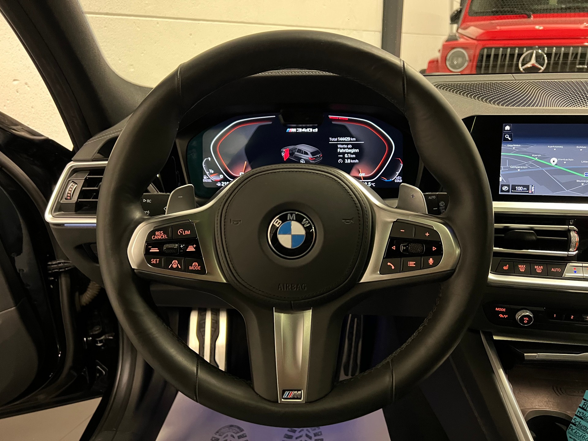 BMW M340d xDrive 48V Touring Steptronic Sport-image-24