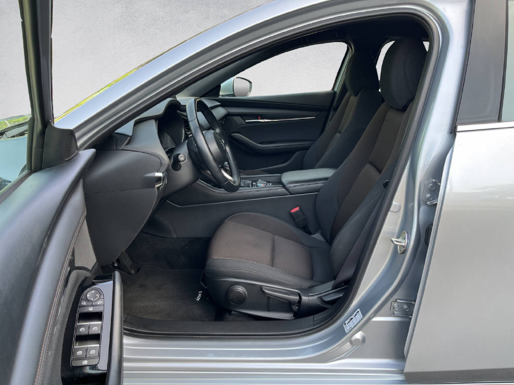 MAZDA 3 Hatchback 2.0 150 Ambition Plus-image-8