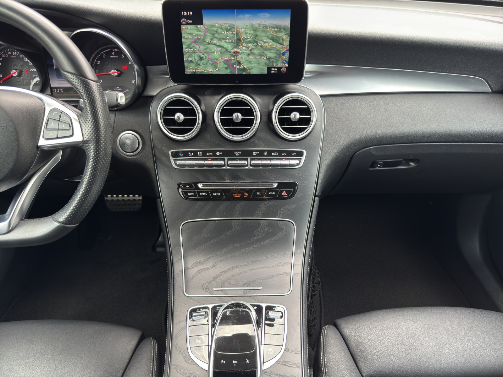 MERCEDES-BENZ GLC 350 e AMG Line 4Matic-image-16