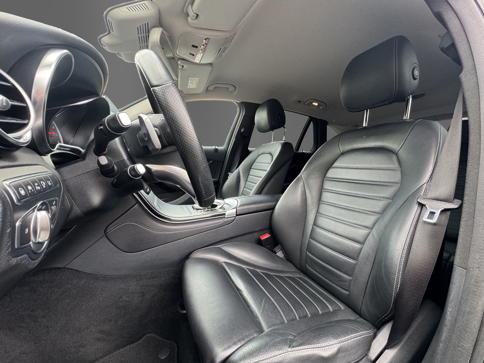 MERCEDES-BENZ GLC 350 e AMG Line 4Matic-image-12
