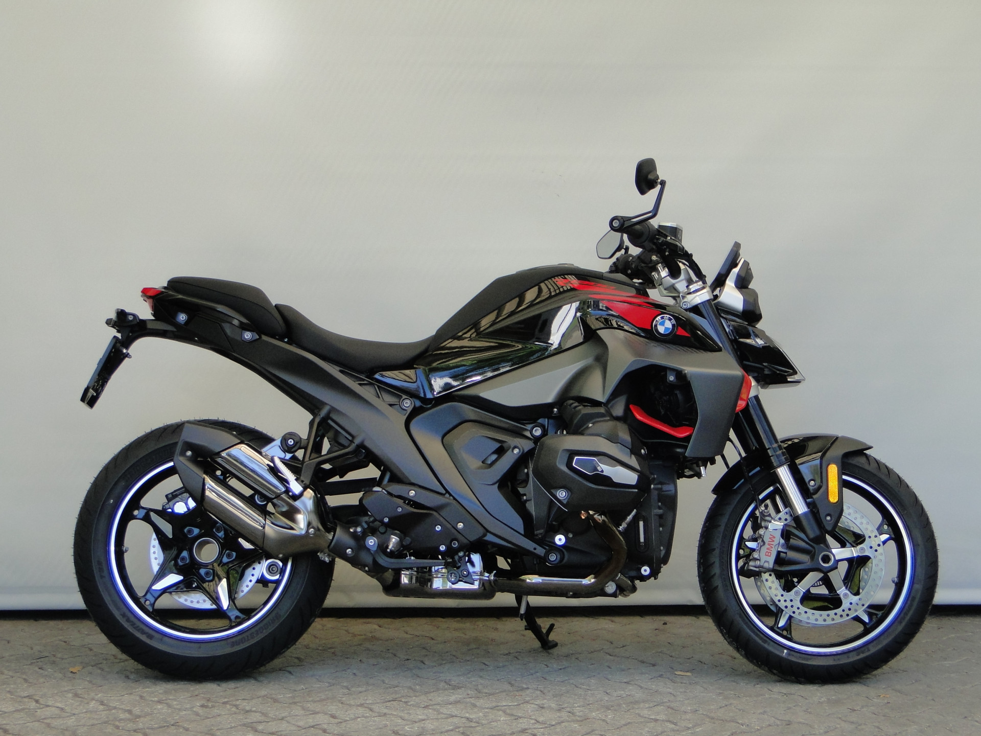 BMW R 1300 R-image-1