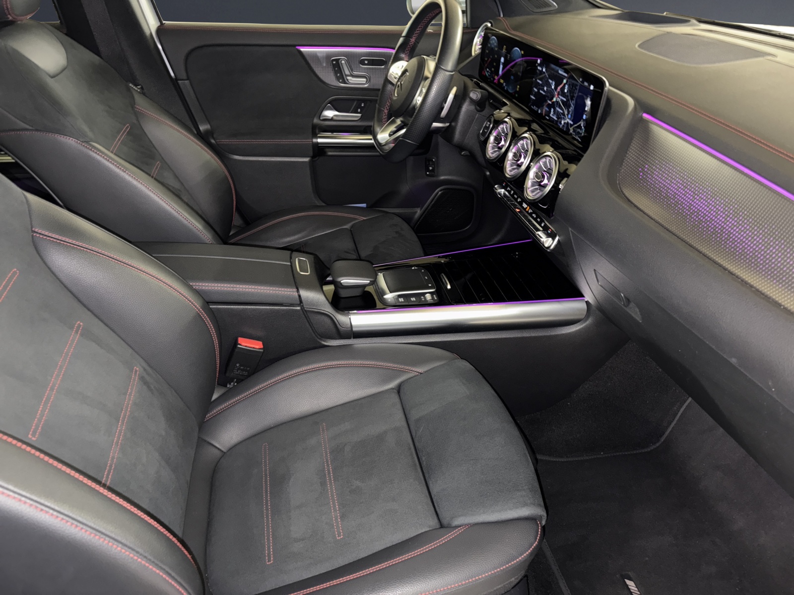 MERCEDES-BENZ EQA 250 AMG Line AMG Line-image-8