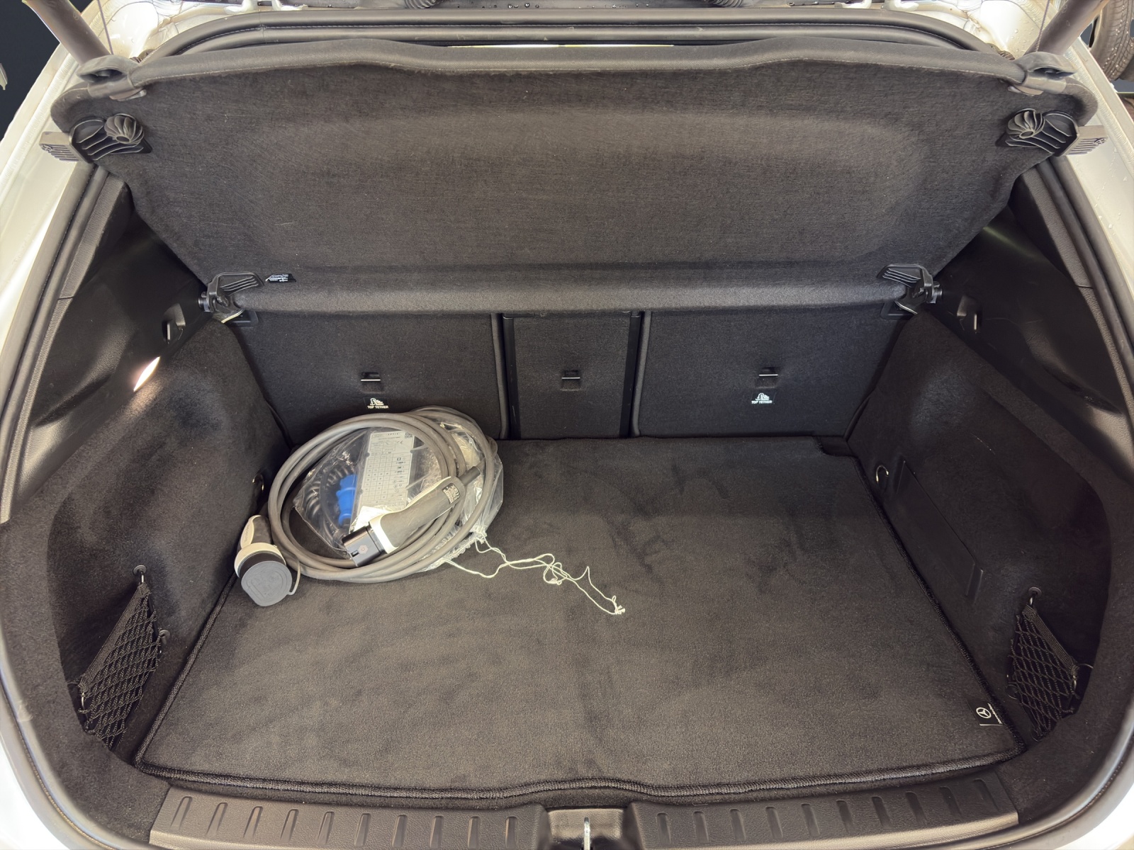 MERCEDES-BENZ EQA 250 AMG Line AMG Line-image-14