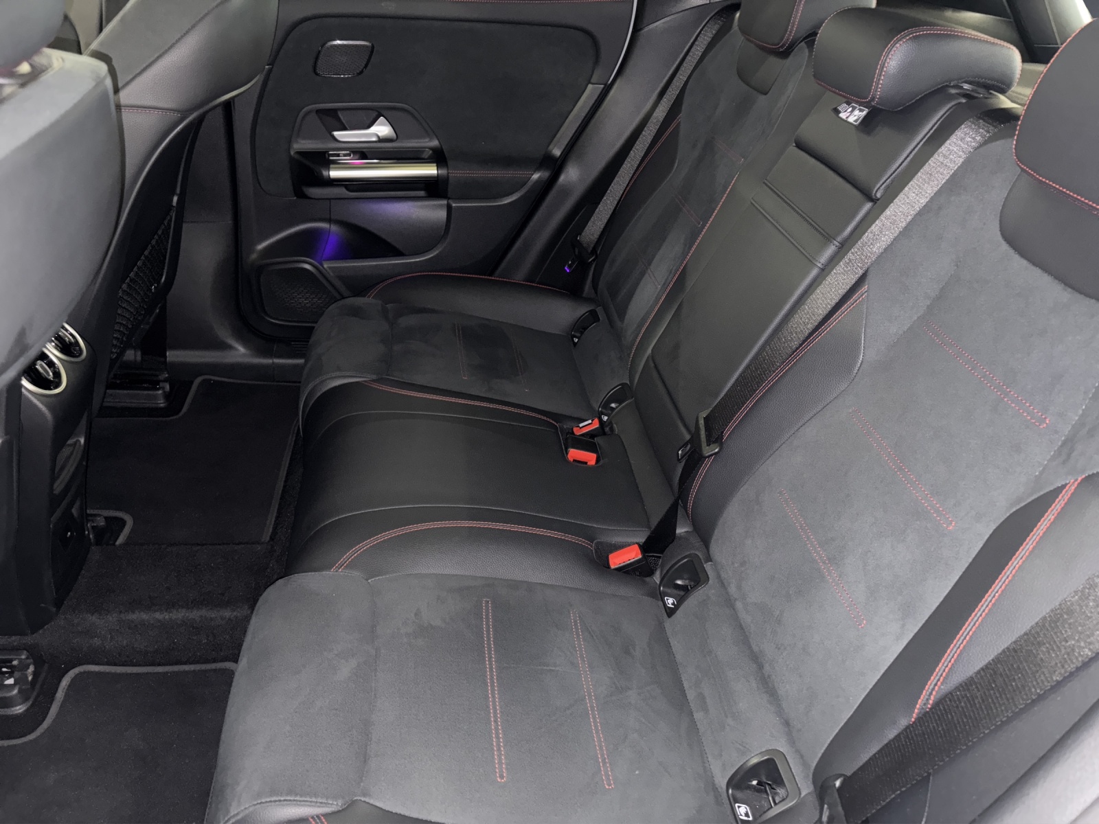 MERCEDES-BENZ EQA 250 AMG Line AMG Line-image-13