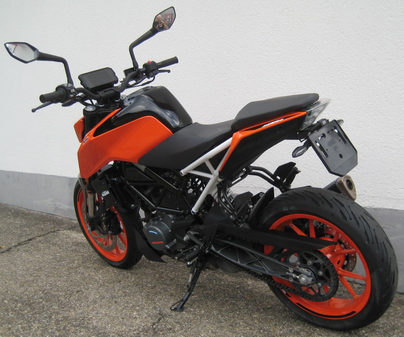 KTM 125 Duke-image-3