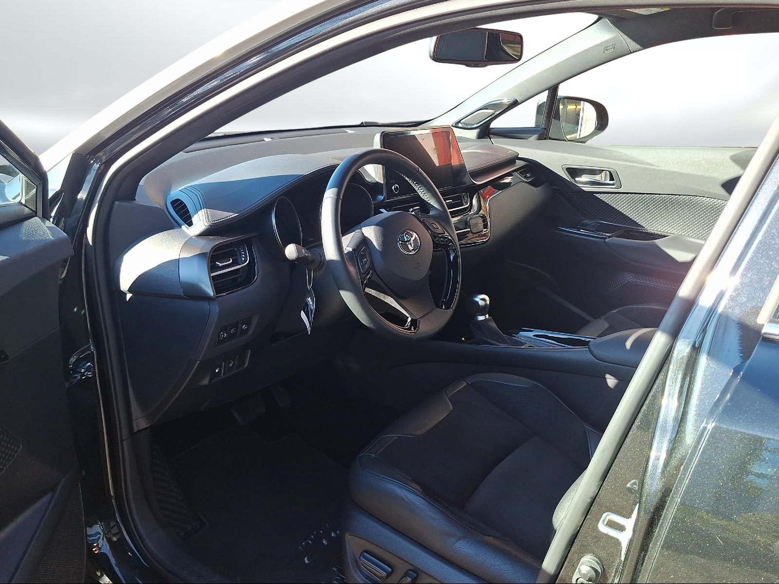 TOYOTA C-HR 2.0 VVTi HSD Move-image-7