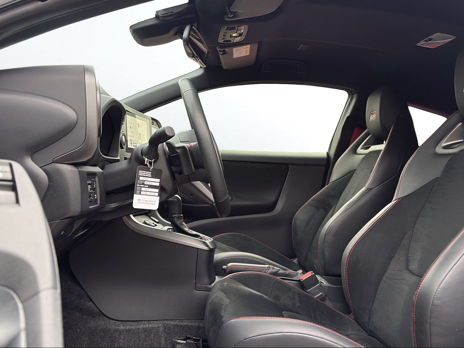 TOYOTA Yaris 1.6 GR Sport A-image-8