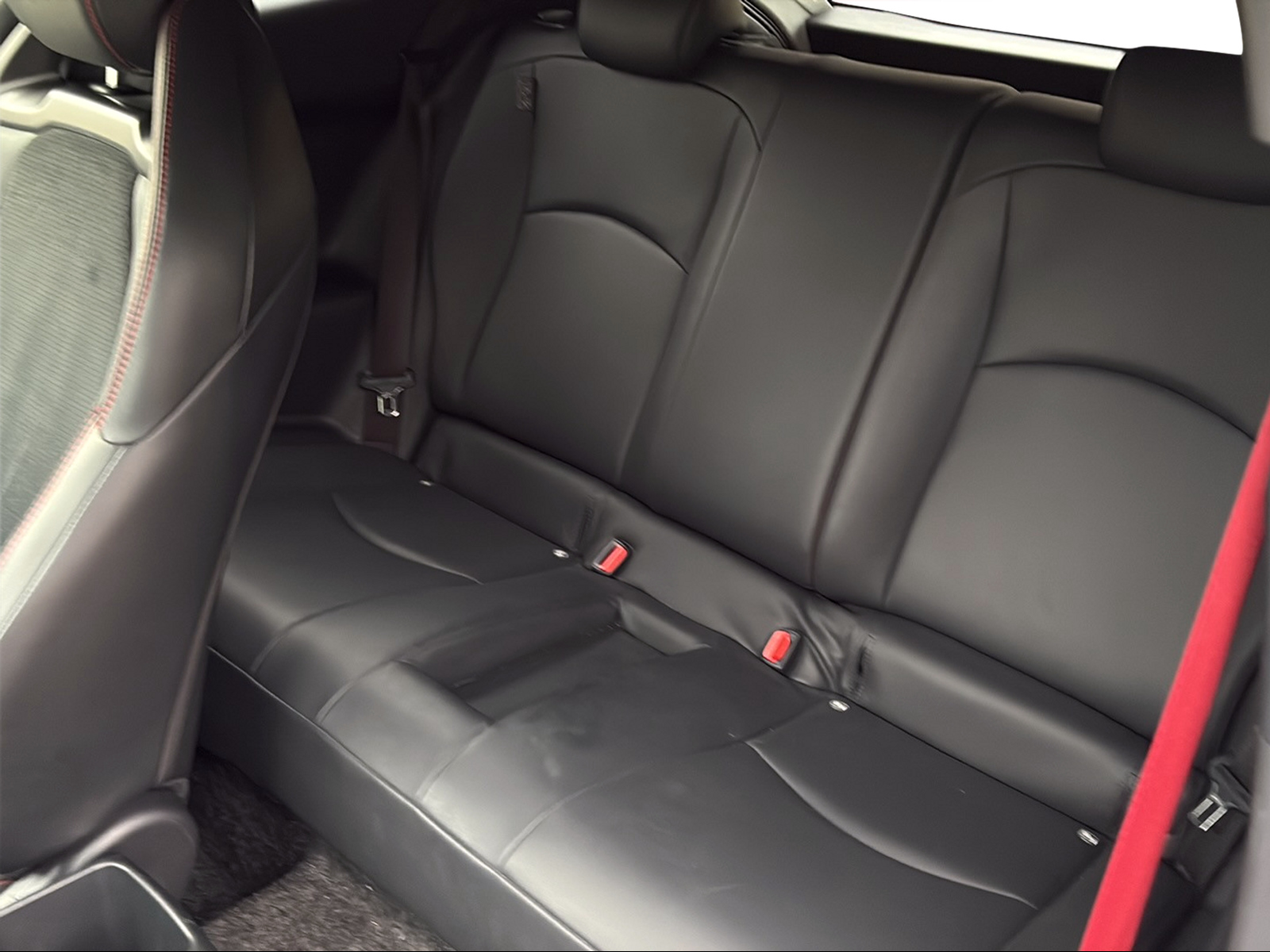 TOYOTA Yaris 1.6 GR Sport A-image-10