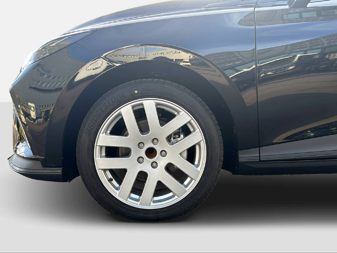 MG 4 Luxury 64kWh-image-13