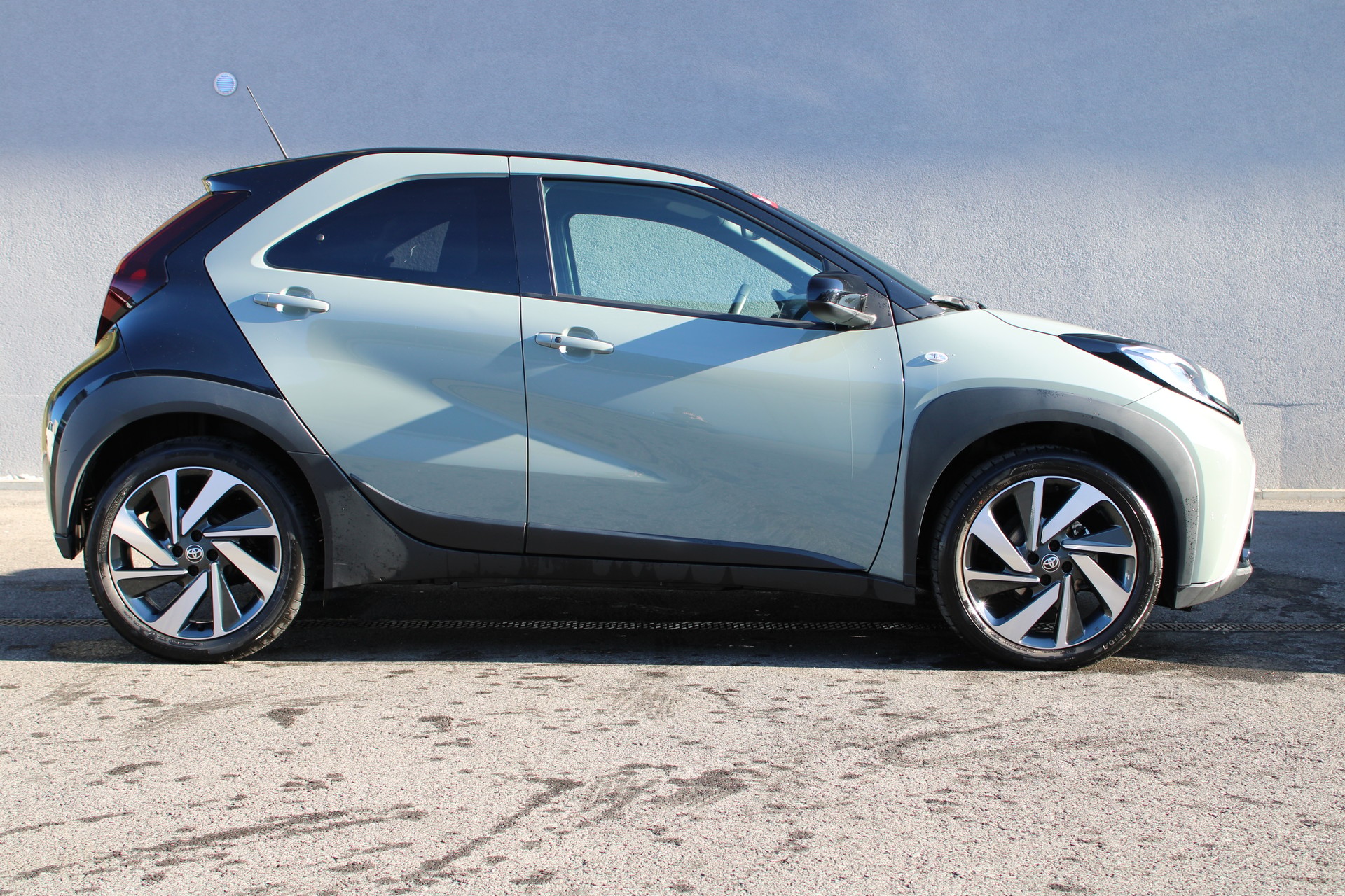TOYOTA Aygo X 1.0 VVT-i Style CVT-showroom-element-3