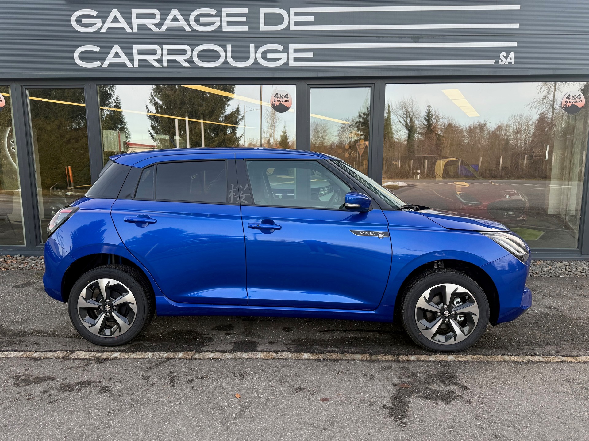 SUZUKI Swift 1.2 Sakura Top Hybrid 4x4-image-6