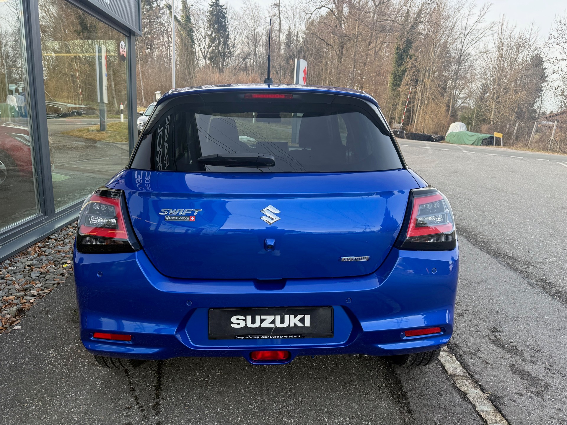 SUZUKI Swift 1.2 Sakura Top Hybrid 4x4-image-4
