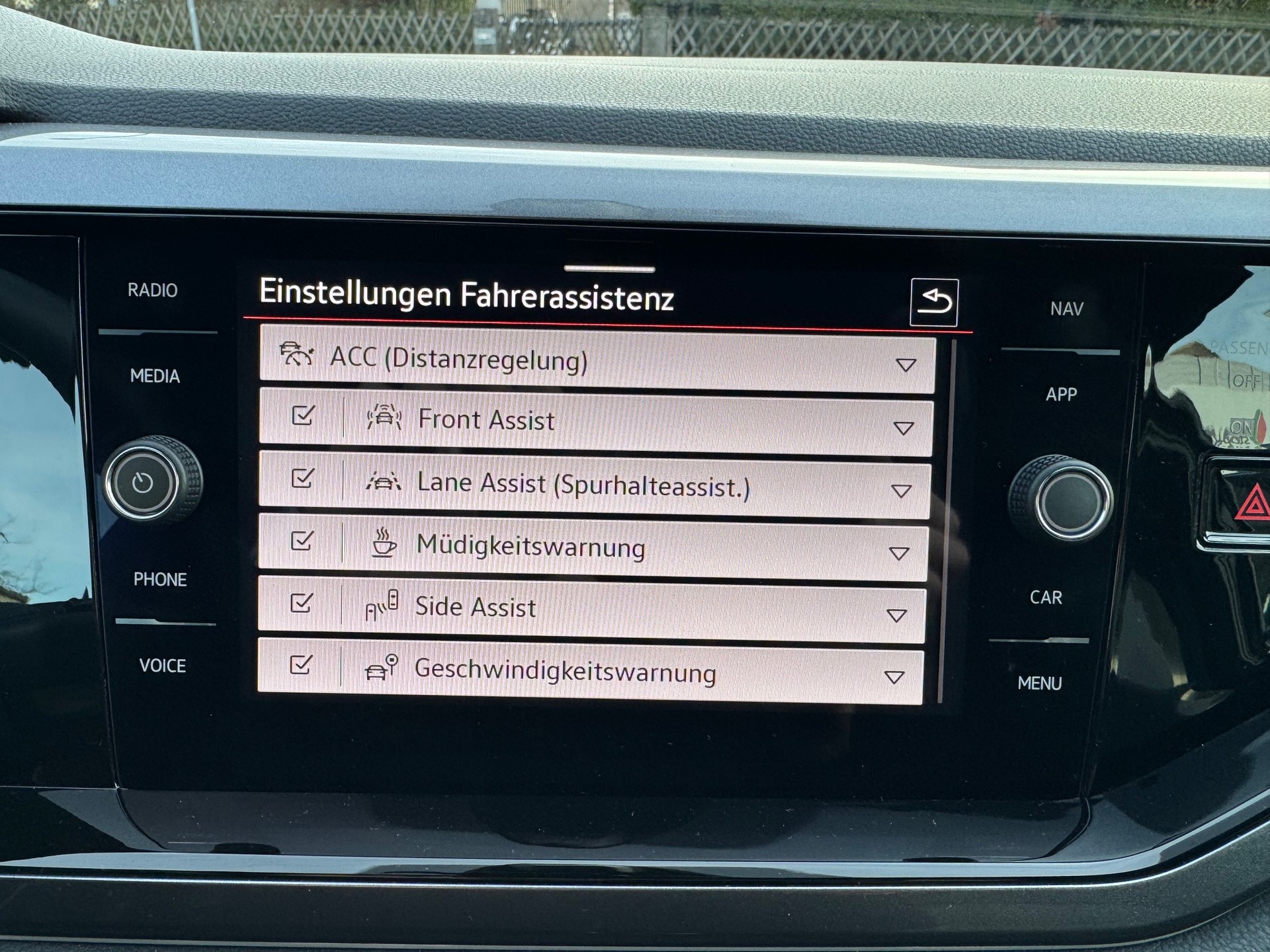 VW Polo 2.0 TSI GTI DSG-image-15