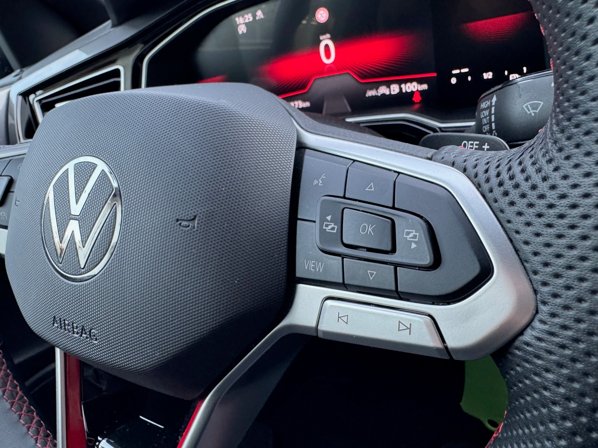 VW Polo 2.0 TSI GTI DSG-image-25