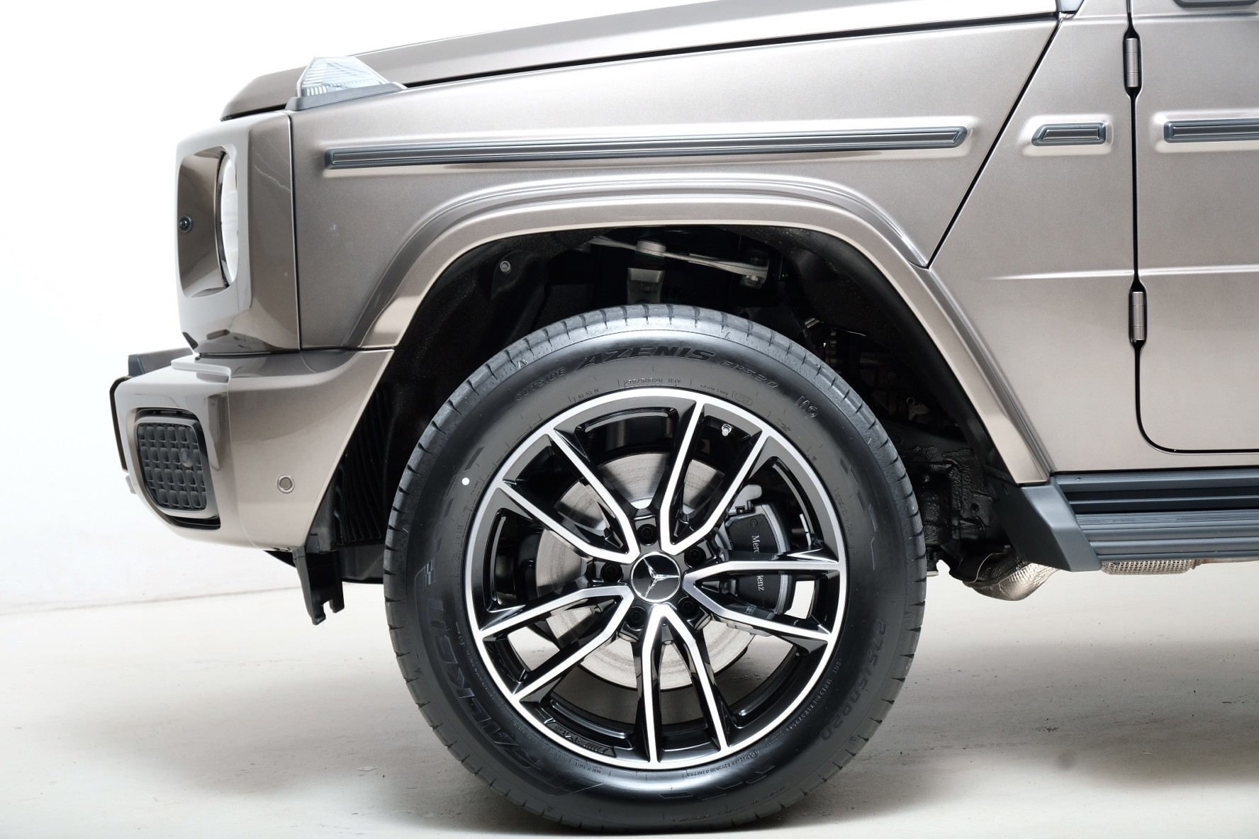 MERCEDES-BENZ G 500 9G-Tronic-showroom-element-2