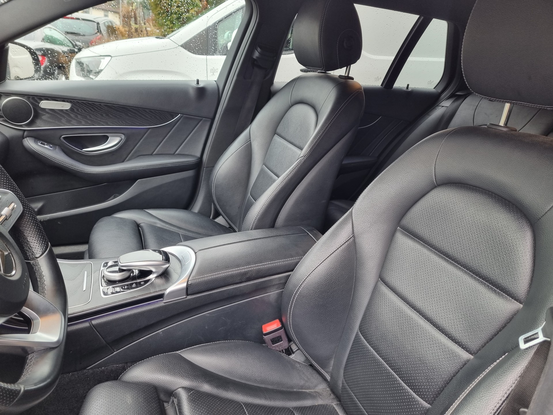 MERCEDES-BENZ C 200 Swiss Star AMG Line 4M 9G-Tronic-image-7