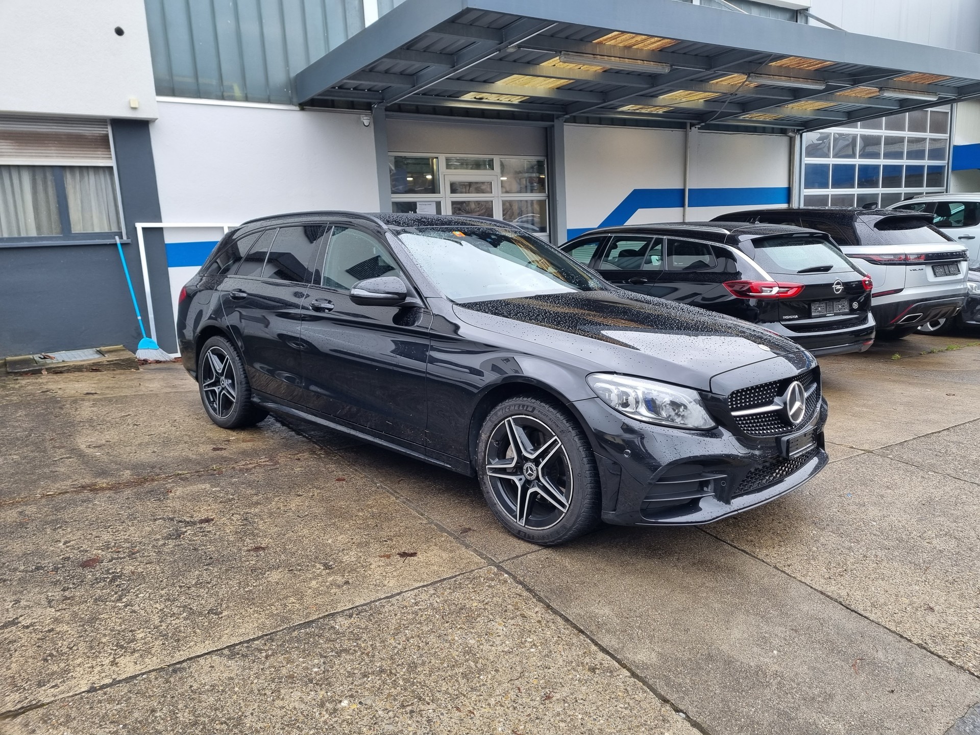 MERCEDES-BENZ C 200 Swiss Star AMG Line 4M 9G-Tronic-image-2