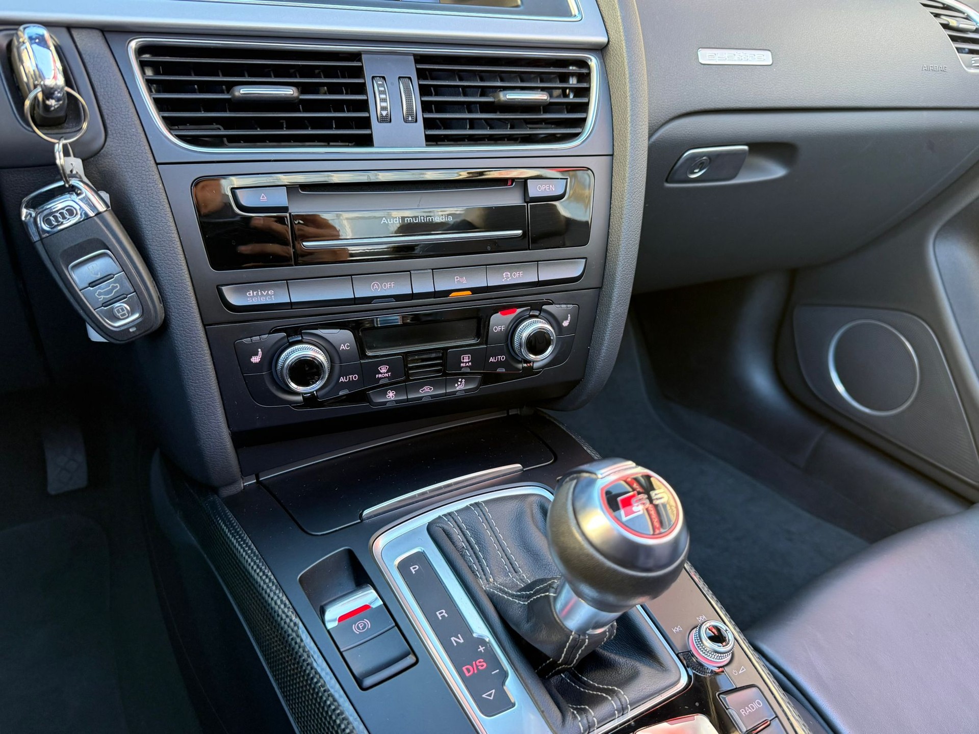 AUDI S5 Cabrio 3.0 TFSI quattro S-tronic-image-13