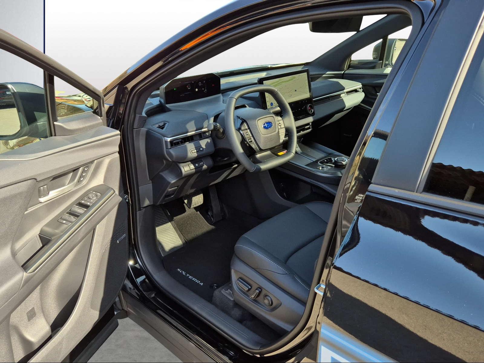 SUBARU Solterra eV Luxury AWD-image-6