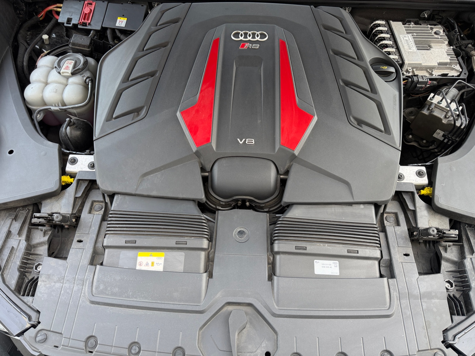 AUDI RSQ8 quattro tiptronic-image-19