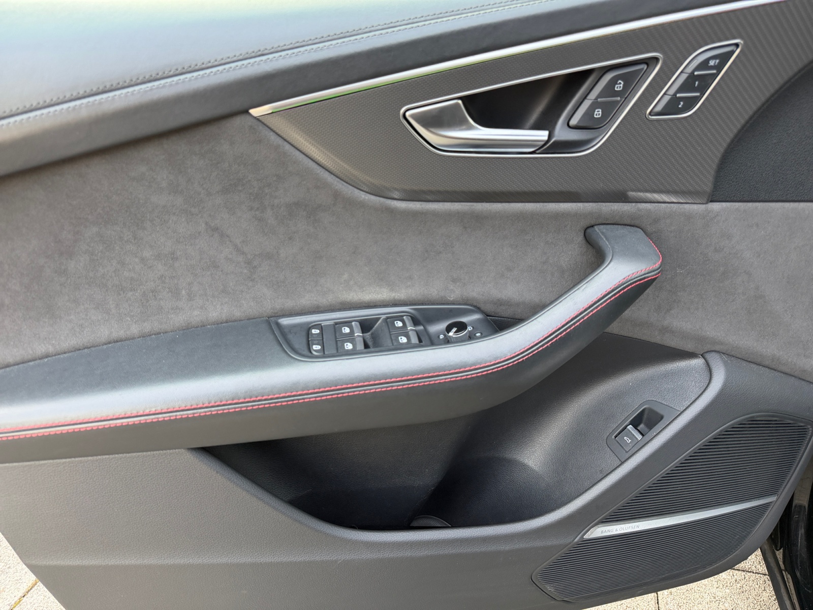 AUDI RSQ8 quattro tiptronic-image-10