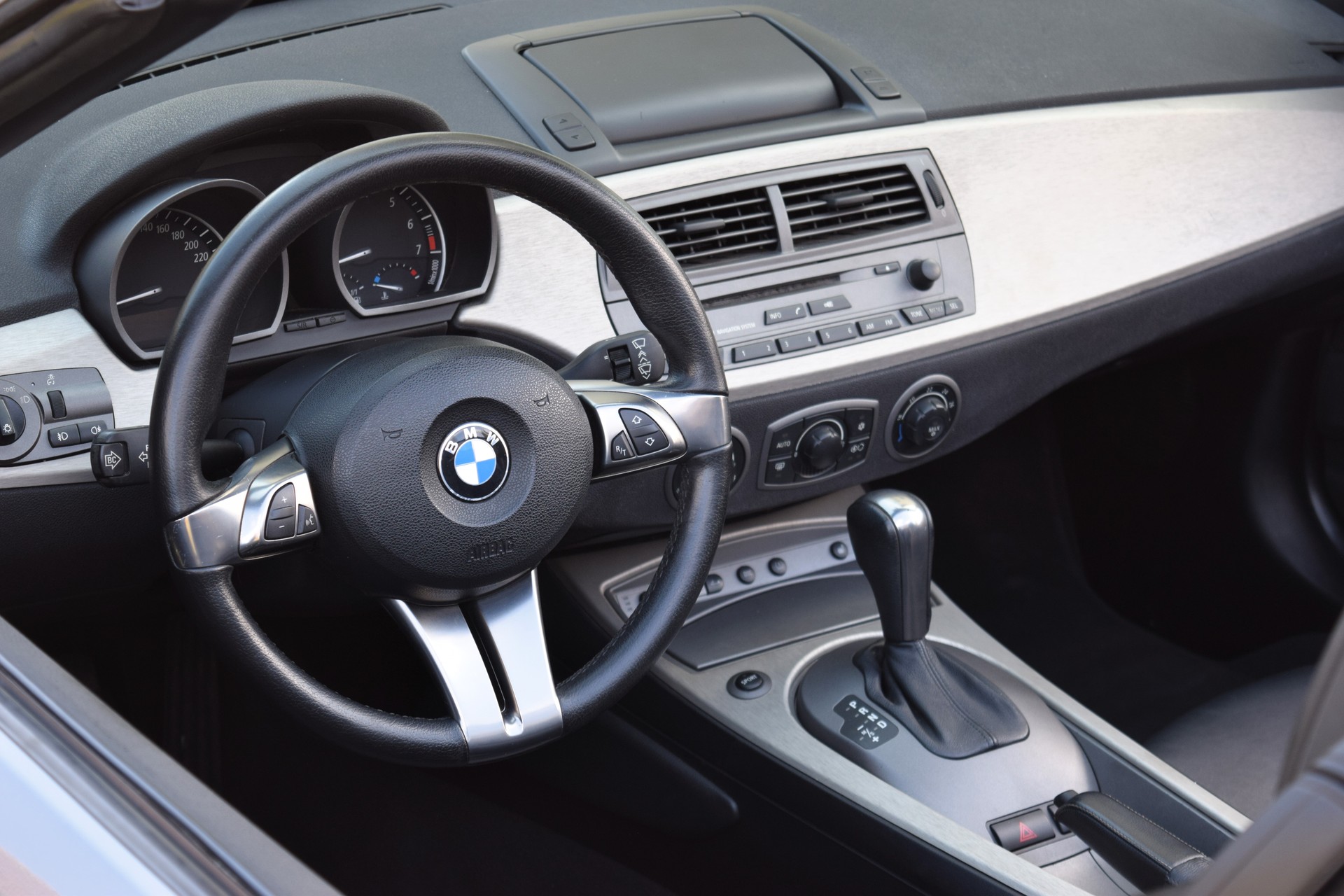 BMW Z4 3.0i Roadster-image-11