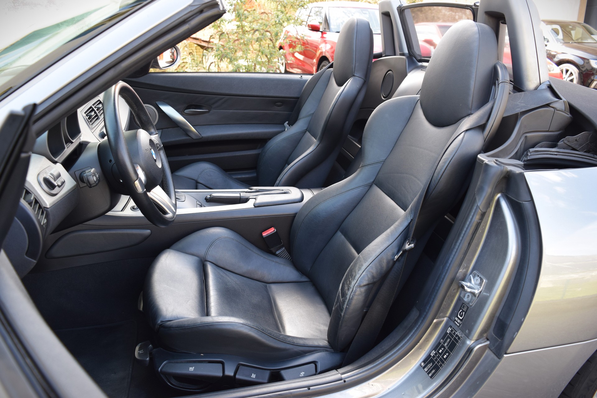 BMW Z4 3.0i Roadster-image-4