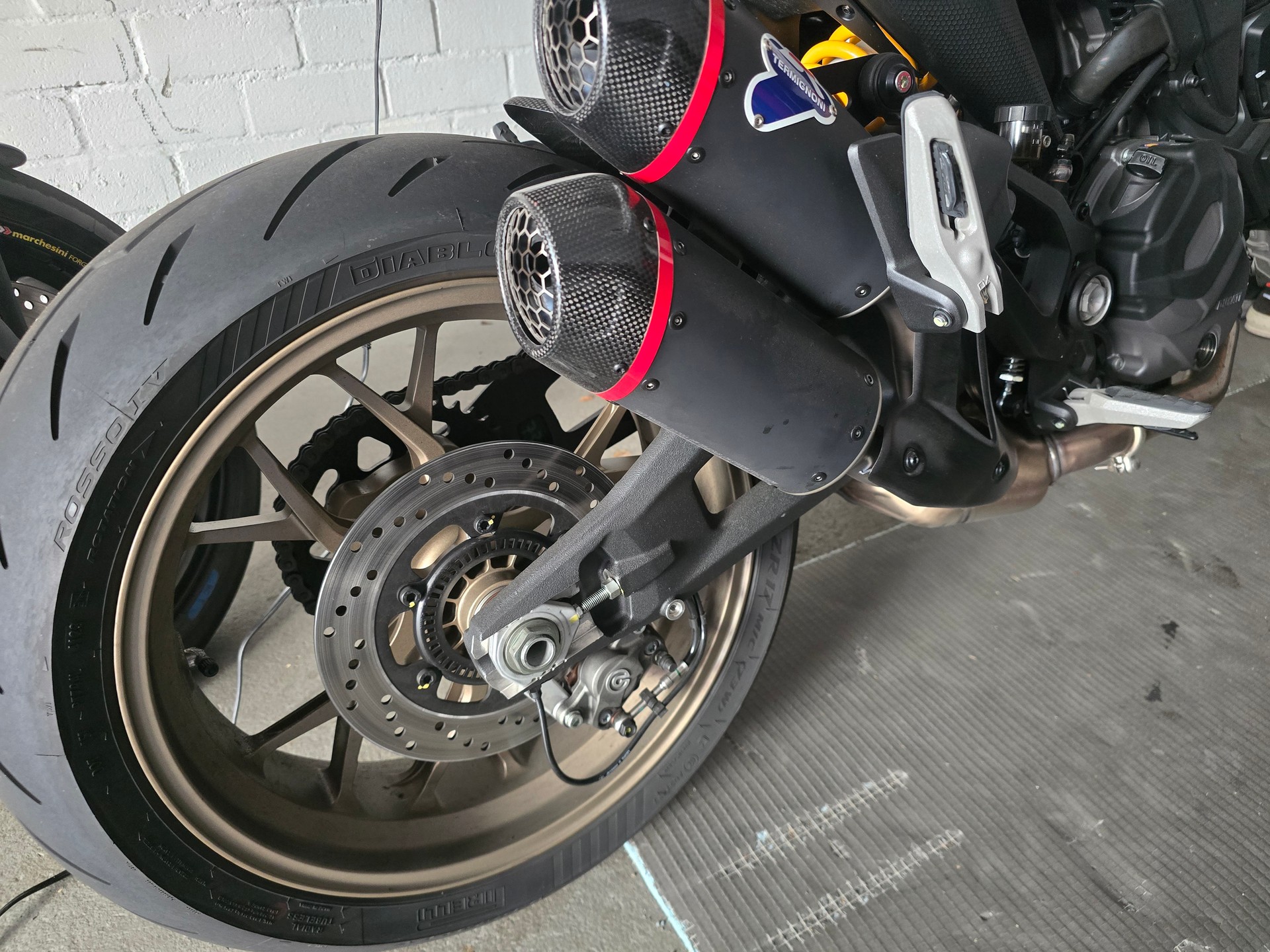 DUCATI Monster 30 Anniversario-image-3