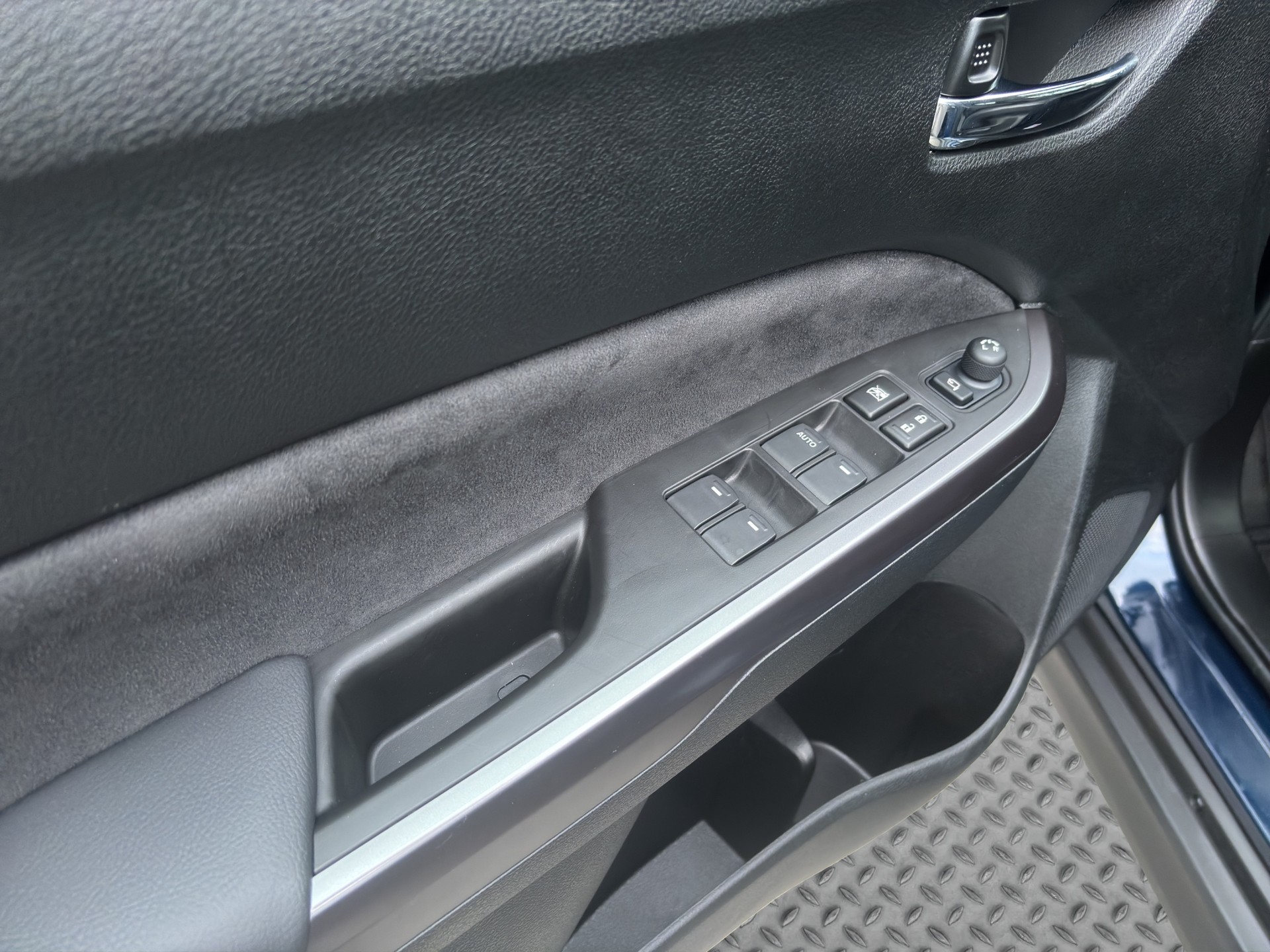 SUZUKI Vitara 1.5 Hybrid Compact Top 4x4 AGS-image-17