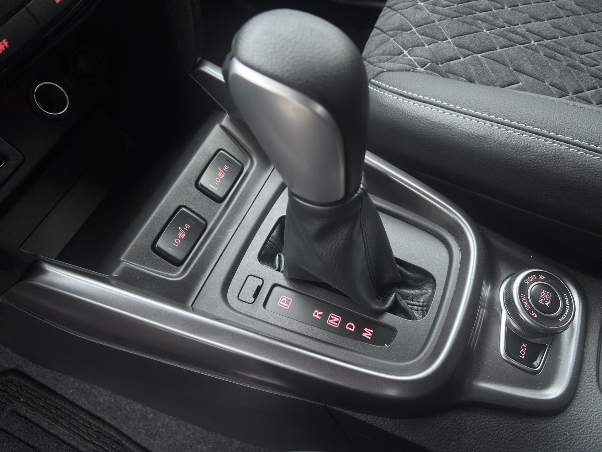 SUZUKI Vitara 1.5 Hybrid Compact Top 4x4 AGS-image-18