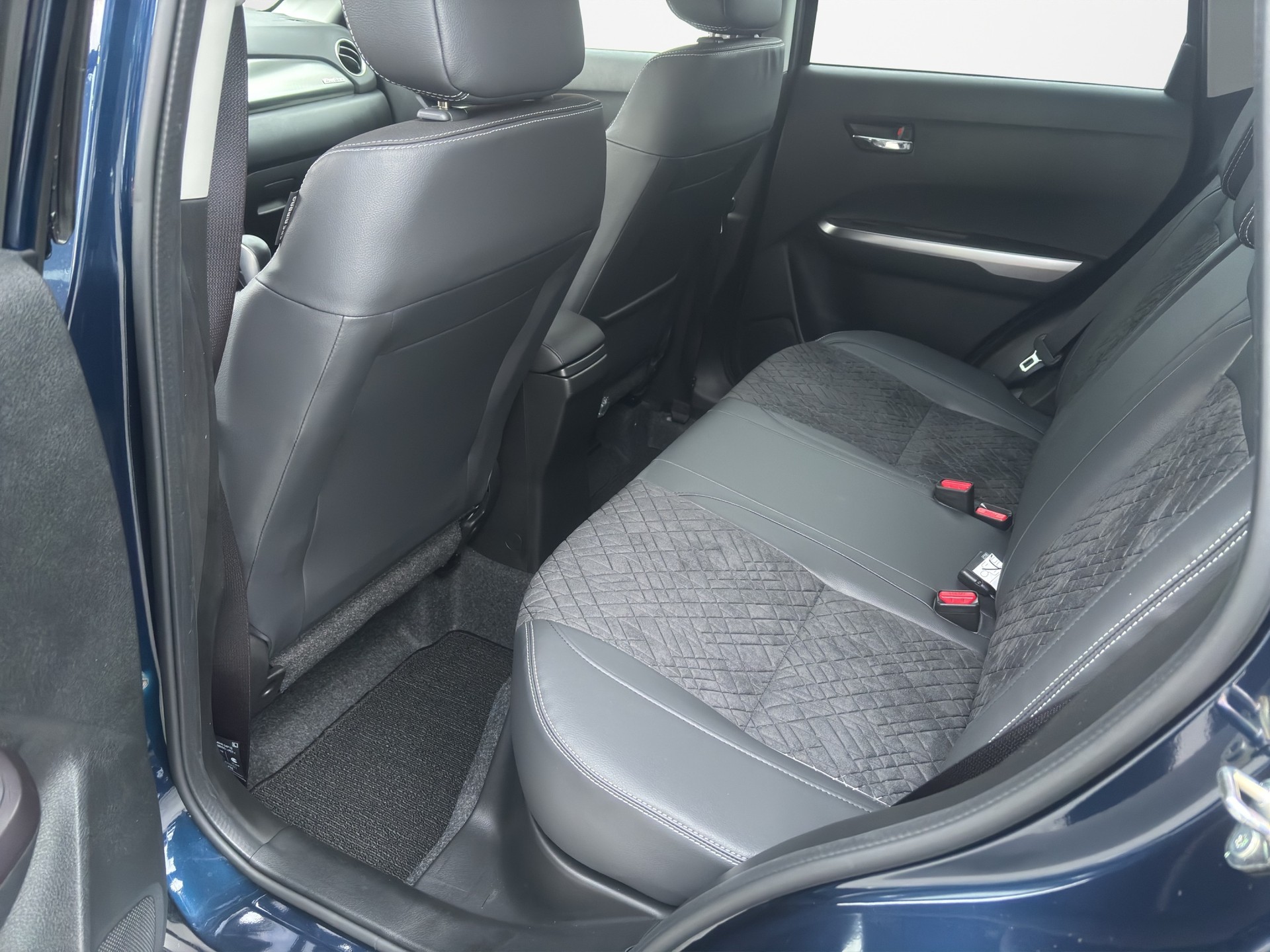SUZUKI Vitara 1.5 Hybrid Compact Top 4x4 AGS-image-10