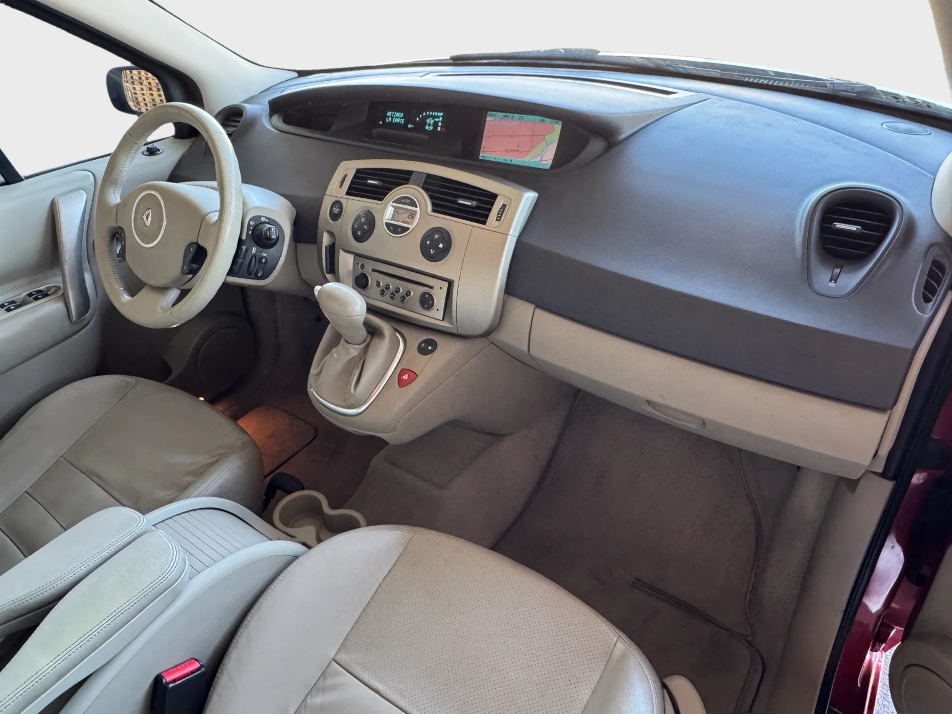 RENAULT Scénic 2.0 16V Privilège-image-10