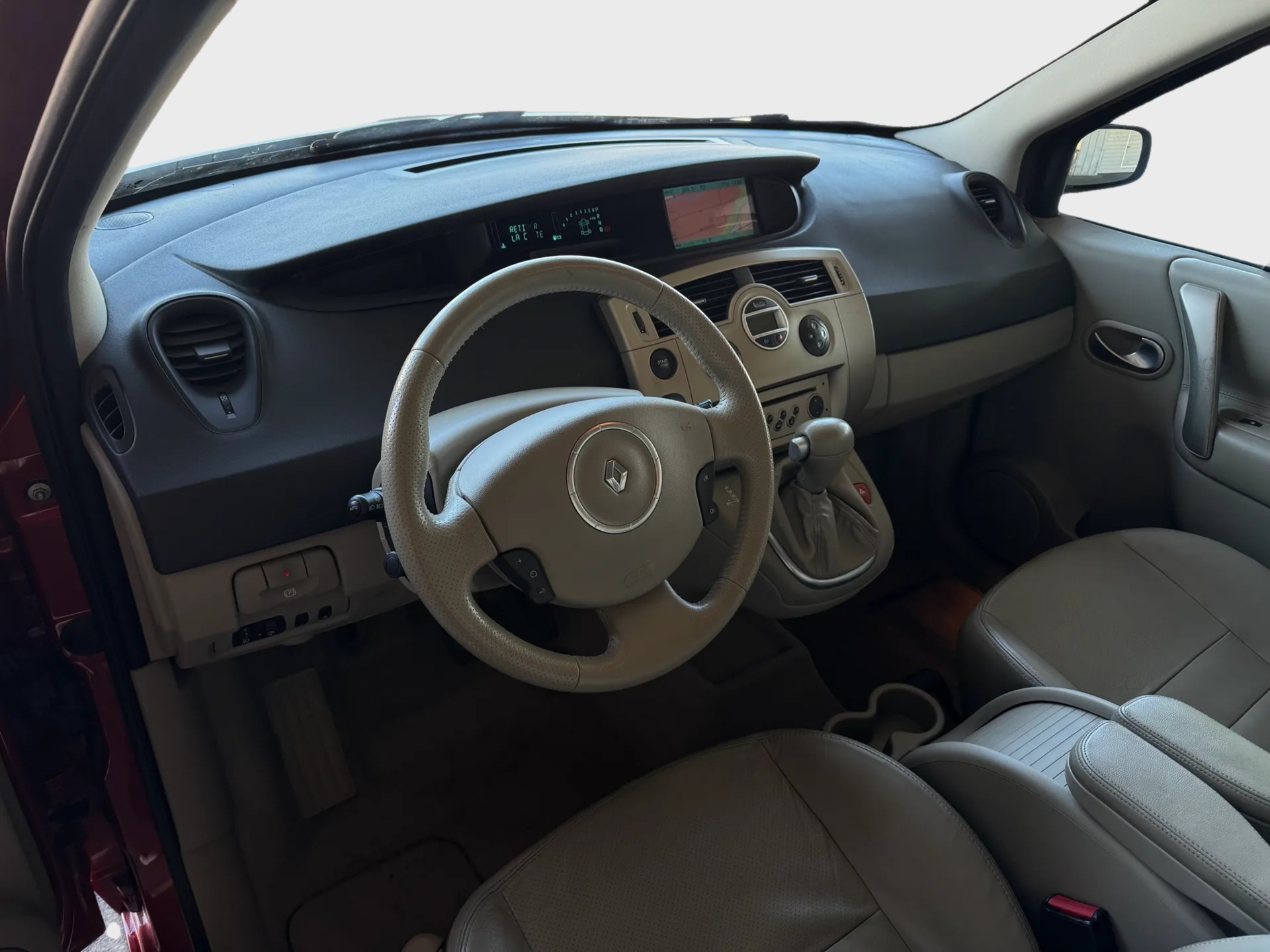 RENAULT Scénic 2.0 16V Privilège-image-9
