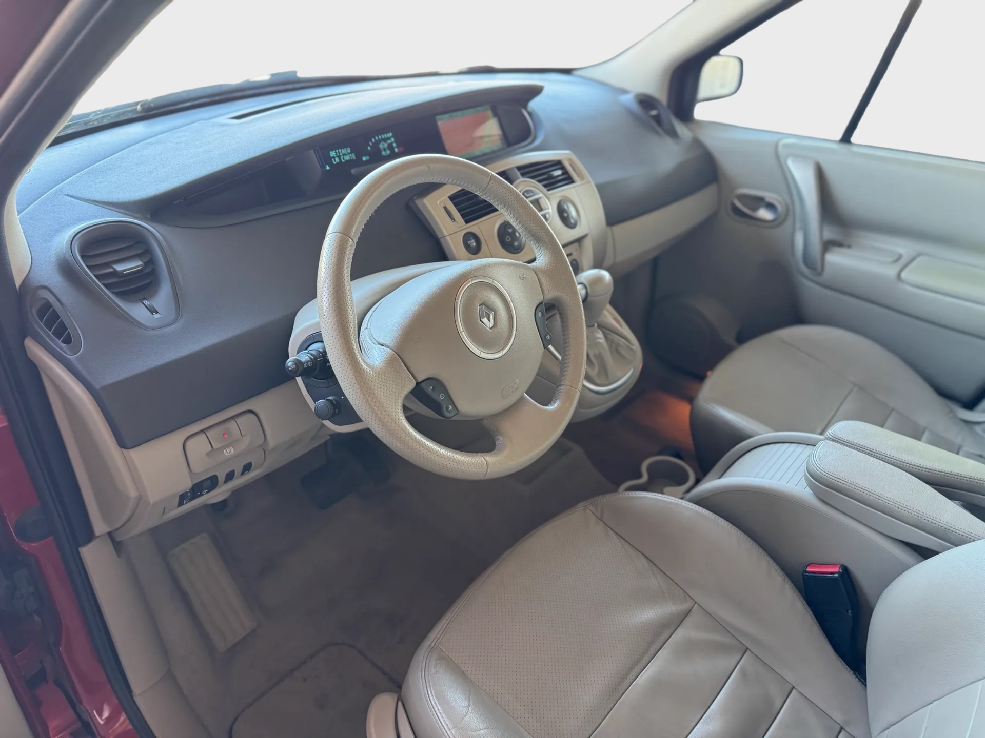 RENAULT Scénic 2.0 16V Privilège-image-8