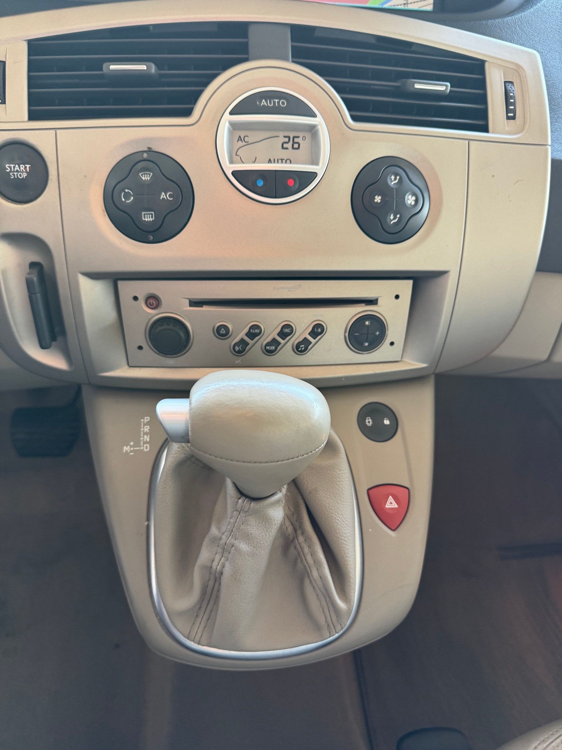 RENAULT Scénic 2.0 16V Privilège-image-21