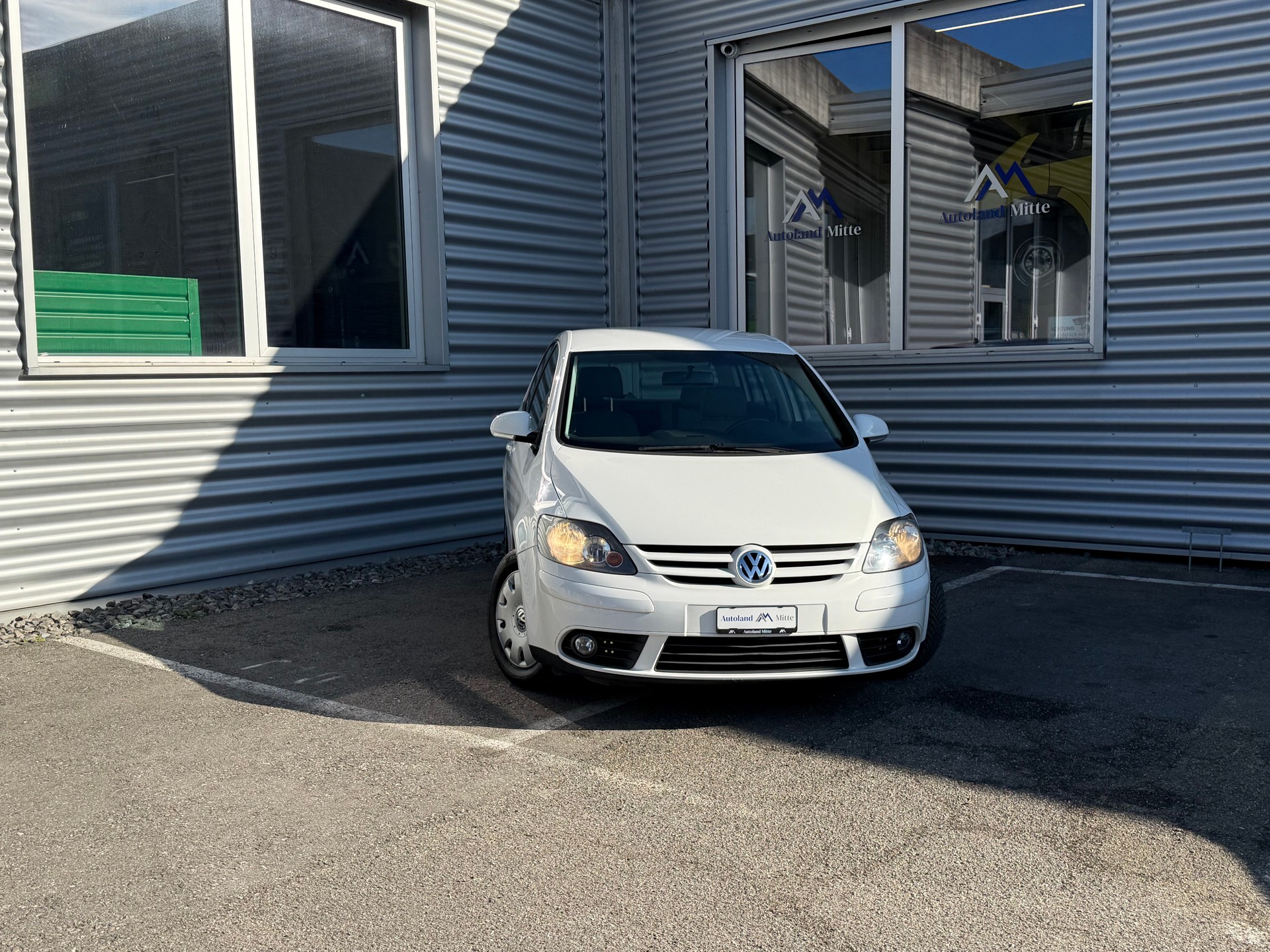 VW Golf Plus-showroom-element-2