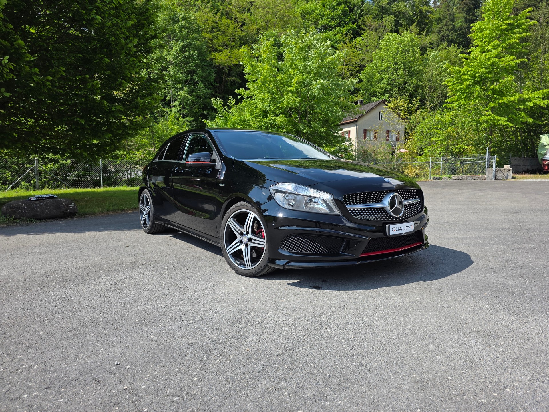 MERCEDES-BENZ A 250 Sport 4Matic 7G-DCT-image-4