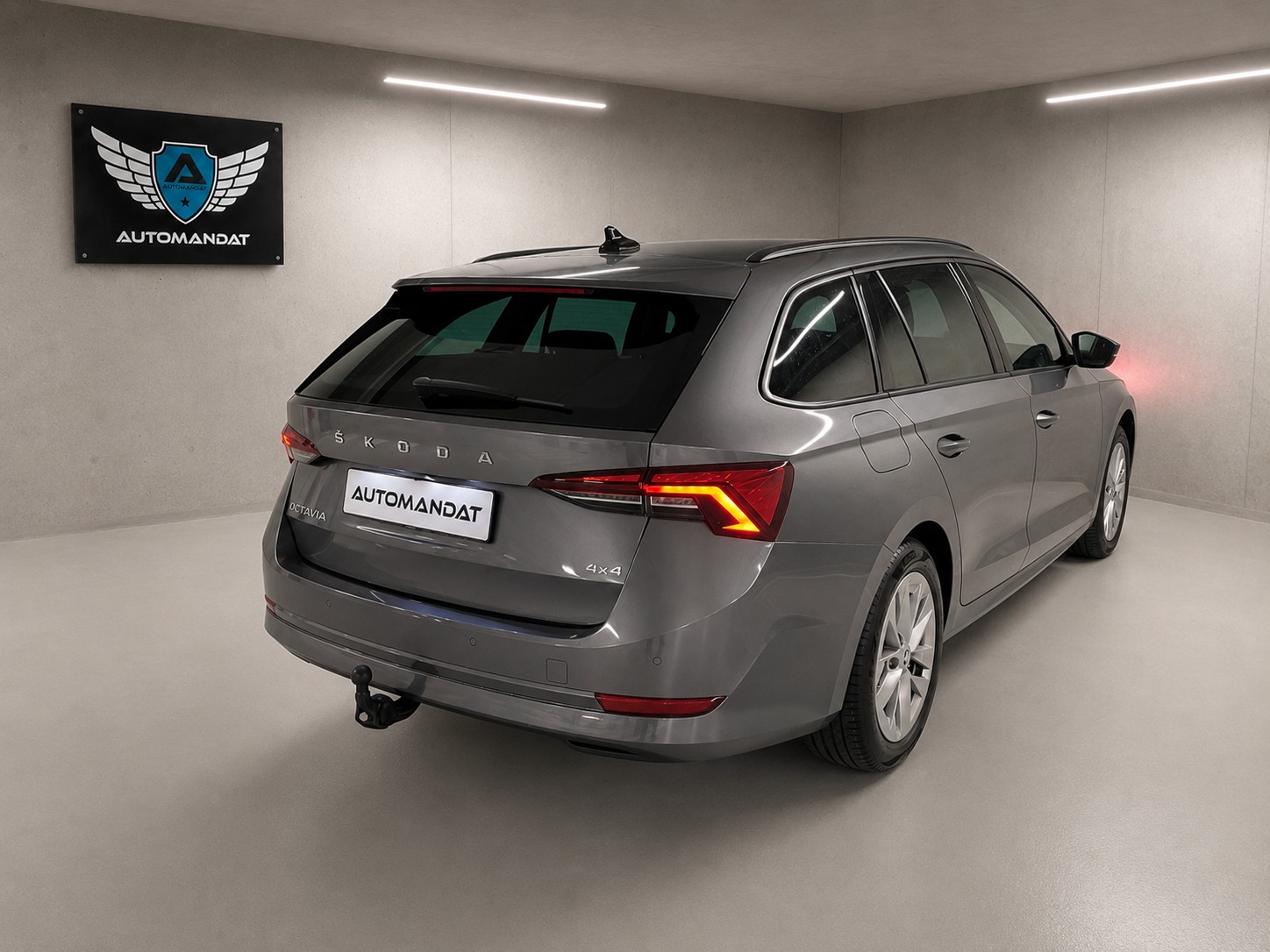 SKODA Octavia Combi 2.0 TSI Ambition DSG 4x4-image-4