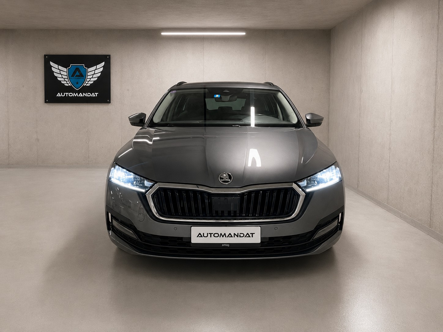 SKODA Octavia Combi 2.0 TSI Ambition DSG 4x4-image-7